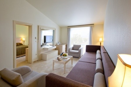 Paloma Perissia - 12