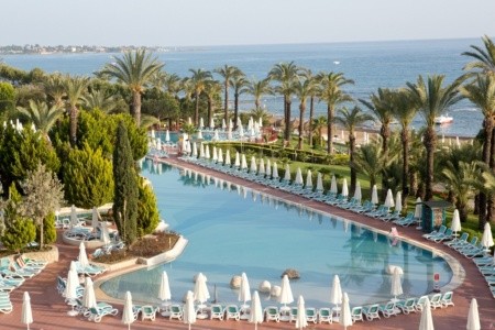 Paloma Perissia - 23