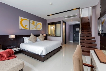 Thajsko Phuket The Charm Resort Phuket 10 dňový pobyt Raňajky Letecky Letisko: Praha April 2027 (15/04/27-24/04/27)