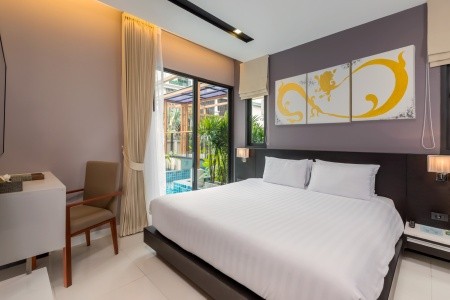 Thajsko Phuket The Charm Resort Phuket 10 dňový pobyt Raňajky Letecky Letisko: Praha April 2027 (15/04/27-24/04/27)