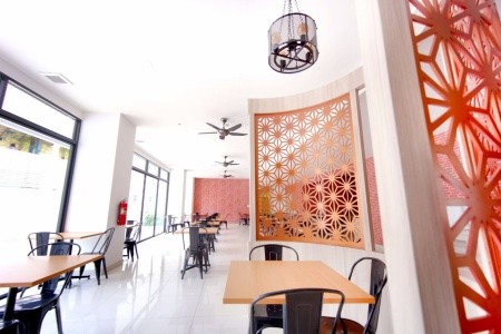 Thajsko Phuket Phoenix Karon Beach 12 dňový pobyt Raňajky Letecky Letisko: Viedeň December 2026 ( 1/12/26-12/12/26)