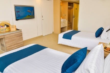 Thajsko Pattaya Golden Tulip Pattaya Beach Resort 9 dňový pobyt Polpenzia Letecky Letisko: Praha August 2026 (26/08/26- 3/09/26)