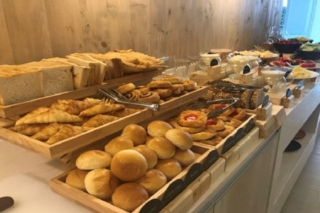 Thajsko Pattaya Golden Tulip Pattaya Beach Resort 9 dňový pobyt Polpenzia Letecky Letisko: Praha August 2026 (26/08/26- 3/09/26)