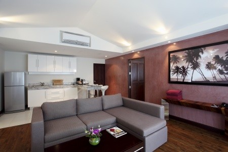 Thajsko Phuket Barcelo Coconut Island 9 dňový pobyt Raňajky Letecky Letisko: Viedeň February 2027 (10/02/27-18/02/27)