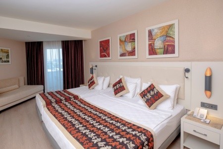 Long Beach Resort & Spa - 11