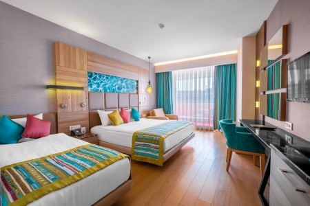 Long Beach Resort & Spa - 13