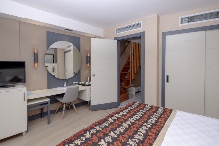 Long Beach Resort & Spa - 55