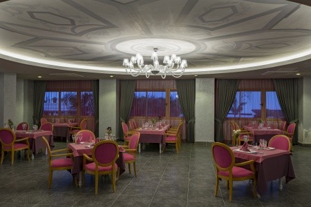 Royal Taj Mahal - 18