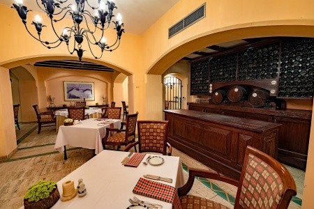 Egypt Hurghada Continental Resort Hurghada 6 dňový pobyt Ultra All inclusive Letecky Letisko: Viedeň December 2025 ( 7/12/25-12/12/25)