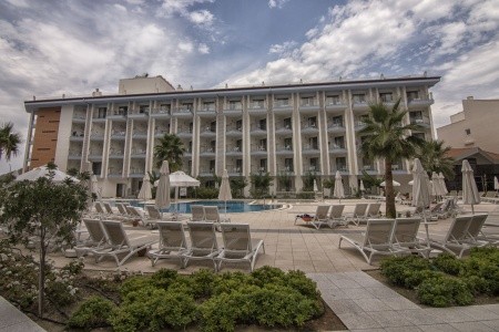 Ramada Hotel & Suites By Wyndham - 2