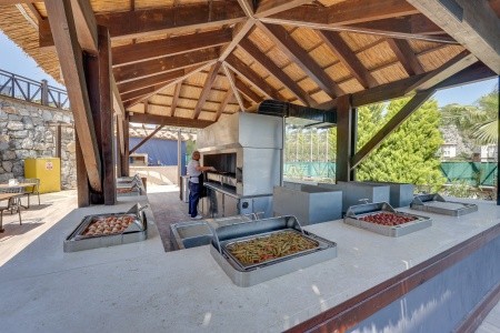 Ramada Hotel & Suites By Wyndham - 59