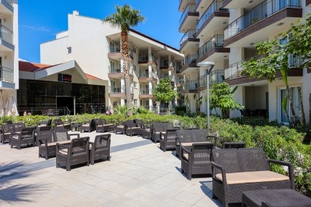 Ramada Hotel & Suites By Wyndham - 73