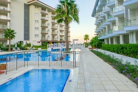 Ramada Hotel & Suites By Wyndham - 75