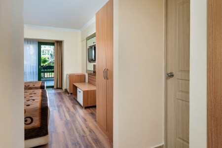 Oz Hotels Incekum Beach Resort - 9