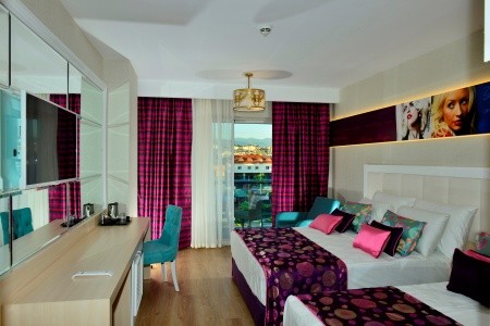 Azura Deluxe Resort & Spa - 11