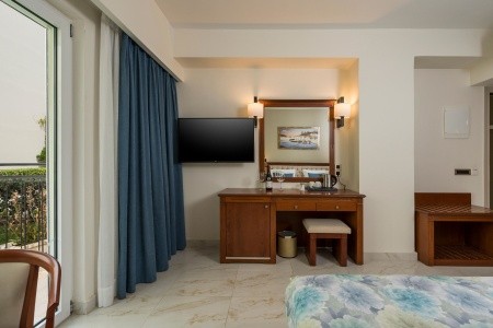 Grécko Kréta Vantaris Palace 5 dňový pobyt Polpenzia Letecky Letisko: Praha May 2026 (31/05/26- 4/06/26)