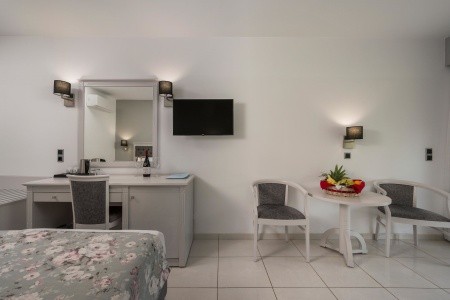 Grécko Kréta Vantaris Palace 5 dňový pobyt Polpenzia Letecky Letisko: Praha May 2026 (31/05/26- 4/06/26)