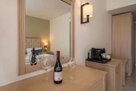 Grécko Kréta Vantaris Palace 5 dňový pobyt Polpenzia Letecky Letisko: Praha May 2026 (31/05/26- 4/06/26)