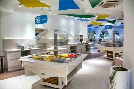 Čierna Hora Budva Slovenska Plaza 4* 8 dňový pobyt Polpenzia Letecky Letisko: Praha September 2025 ( 7/09/25-14/09/25)