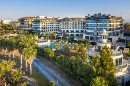 Commodore Elite Suites & Spa - 2