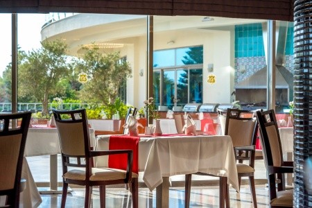 Commodore Elite Suites & Spa - 13