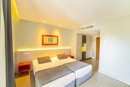 Queen's Park Le Jardin Resort - 29