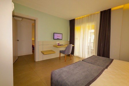 Queen's Park Le Jardin Resort - 30