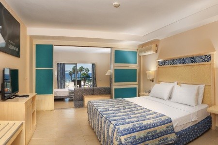 Turecko Kusadasi Ephesia Holiday Beach Club 15 dňový pobyt All Inclusive Letecky Letisko: Bratislava August 2026 (27/08/26-10/09/26)