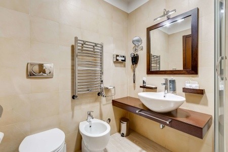 Best Western Cinemusic - 72