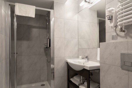 Poľsko Krakov Golden Tulip Krakow Kazimierz 2 dňový pobyt Raňajky Vlastná March 2026 ( 1/03/26- 2/03/26)