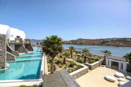 Grécko Mykonos Aeonic Suites & Spa 6 dňový pobyt Raňajky Letecky Letisko: Viedeň September 2026 ( 9/09/26-14/09/26)
