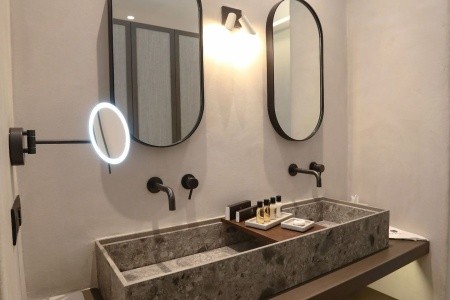 Grécko Mykonos Aeonic Suites & Spa 6 dňový pobyt Raňajky Letecky Letisko: Viedeň September 2026 ( 9/09/26-14/09/26)