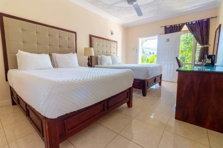 Traveller's Beach Resort - 29