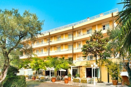 Taliansko Lago di Garda Internazionale & Dependance 8 dňový pobyt Polpenzia Vlastná May 2026 (16/05/26-23/05/26)