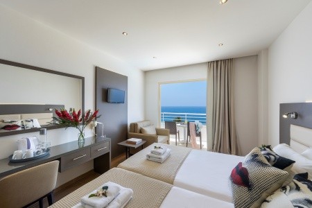 Cyprus Kissonerga Queens Bay Paphos 8 dňový pobyt Polpenzia Letecky Letisko: Bratislava September 2025 ( 4/09/25-11/09/25)