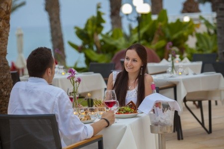 Cyprus Kissonerga Queens Bay Paphos 8 dňový pobyt Polpenzia Letecky Letisko: Bratislava September 2025 ( 4/09/25-11/09/25)