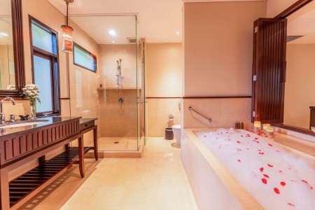 Thajsko Phuket Paradox Resort Phuket (Ex: Mövenpick Resort & Spa Karon Beach Phuket) 13 dňový pobyt Raňajky Letecky Letisko: Viedeň November 2026 (28/11/26-10/12/26)