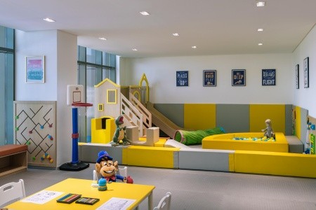 Spojené arabské emiráty Dubaj Th8 Palm Dubai Beach Resort Vignette Collection 12 dňový pobyt Plná penzia Letecky Letisko: Bratislava November 2025 ( 9/11/25-20/11/25)