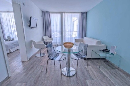 Kanárske ostrovy Tenerife Coral Ocean View 8 dňový pobyt Polpenzia Letecky Letisko: Budapešť October 2026 ( 4/10/26-11/10/26)