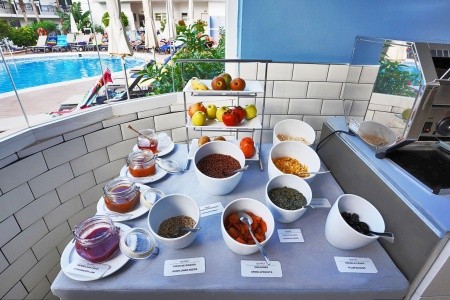 Kanárske ostrovy Tenerife Coral California 6 dňový pobyt Raňajky Letecky Letisko: Budapešť August 2026 (19/08/26-24/08/26)