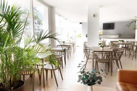 Kanárske ostrovy Tenerife Coral California 6 dňový pobyt Raňajky Letecky Letisko: Budapešť August 2026 (19/08/26-24/08/26)