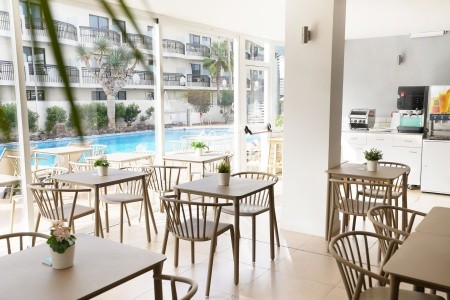 Kanárske ostrovy Tenerife Coral California 6 dňový pobyt Raňajky Letecky Letisko: Budapešť August 2026 (19/08/26-24/08/26)