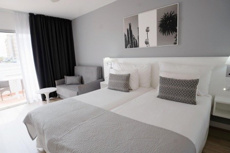 Kanárske ostrovy Tenerife Coral California 6 dňový pobyt Raňajky Letecky Letisko: Budapešť August 2026 (19/08/26-24/08/26)