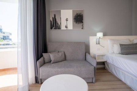 Kanárske ostrovy Tenerife Coral California 6 dňový pobyt Raňajky Letecky Letisko: Budapešť August 2026 (19/08/26-24/08/26)