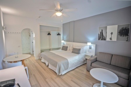 Kanárske ostrovy Tenerife Coral California 6 dňový pobyt Raňajky Letecky Letisko: Budapešť August 2026 (19/08/26-24/08/26)