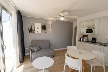 Kanárske ostrovy Tenerife Coral California 6 dňový pobyt Raňajky Letecky Letisko: Budapešť August 2026 (19/08/26-24/08/26)