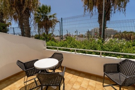 Kanárske ostrovy Tenerife Coral California 6 dňový pobyt Raňajky Letecky Letisko: Budapešť August 2026 (19/08/26-24/08/26)