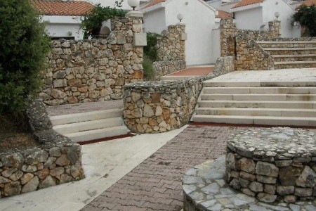 Chorvátsko Hvar Valamar Trim Sunny Apartments 12 dňový pobyt Polpenzia Letecky Letisko: Praha August 2025 (20/08/25-31/08/25)