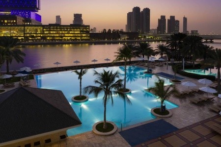 Spojené arabské emiráty Abu Dhabi Beach Rotana Hotel & Tower 9 dňový pobyt Raňajky Letecky Letisko: Praha júl 2024 (30/07/24- 7/08/24)