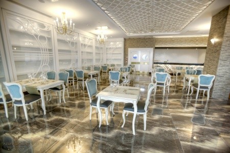 Azura Deluxe Resort & Spa - 11